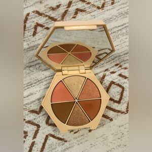 EM Cosmetics Divine Skin Eyeshadow Palette
